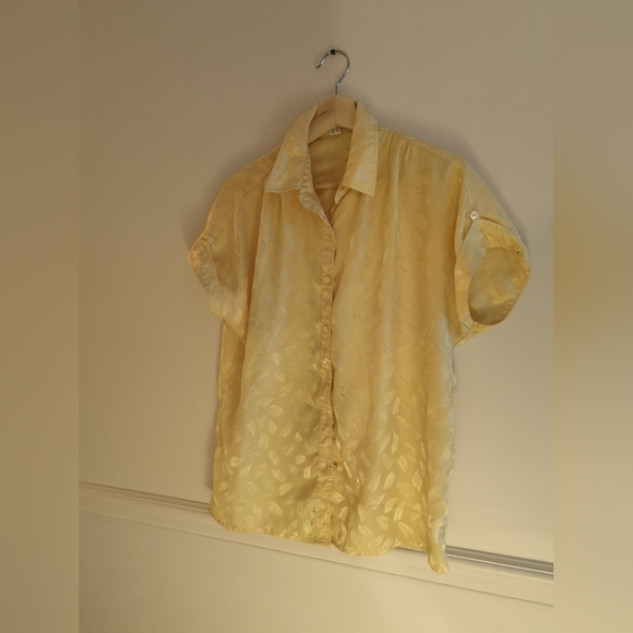 Yellow button up shirt - Picture 1 of 5
